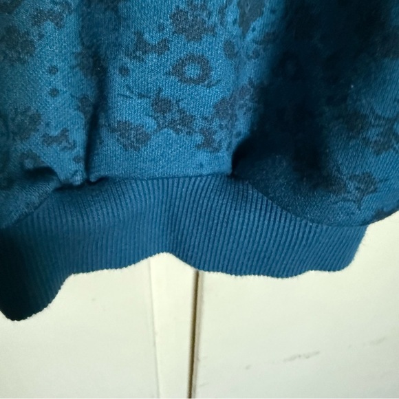 Adidas x Farm Rio Butterfly Borbomix Floral Blue and Pink Graphic Sweatshirt M - Picture 6 of 12